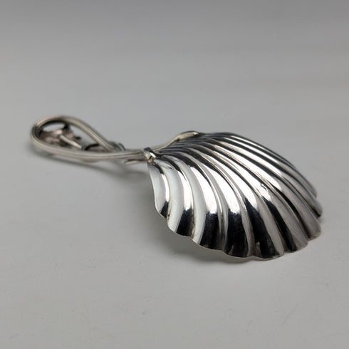 1855年 英国アンティーク 純銀製 葡萄装飾 ティーキャディースプーン George Unite